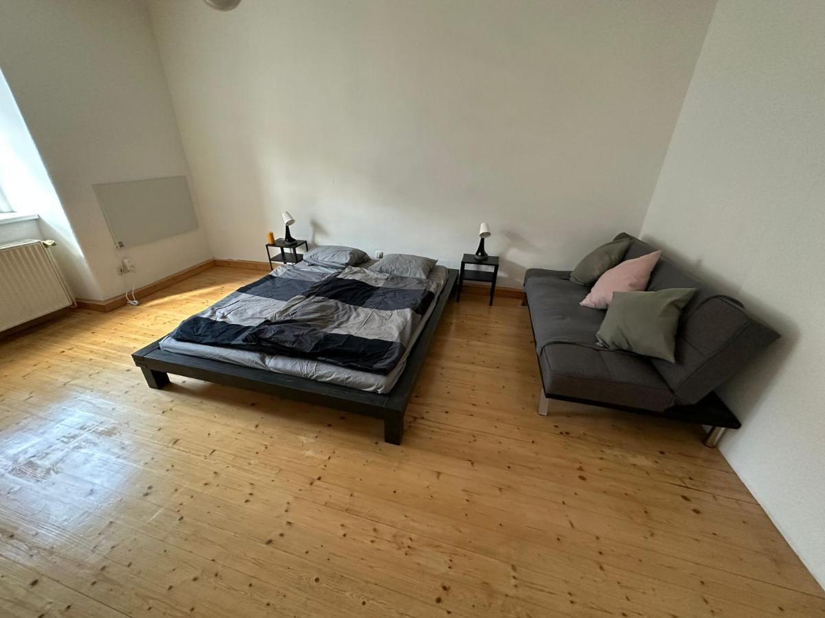 Central Plaza Family Apartment 2 Bedroom 布如克纽多夫 外观 照片
